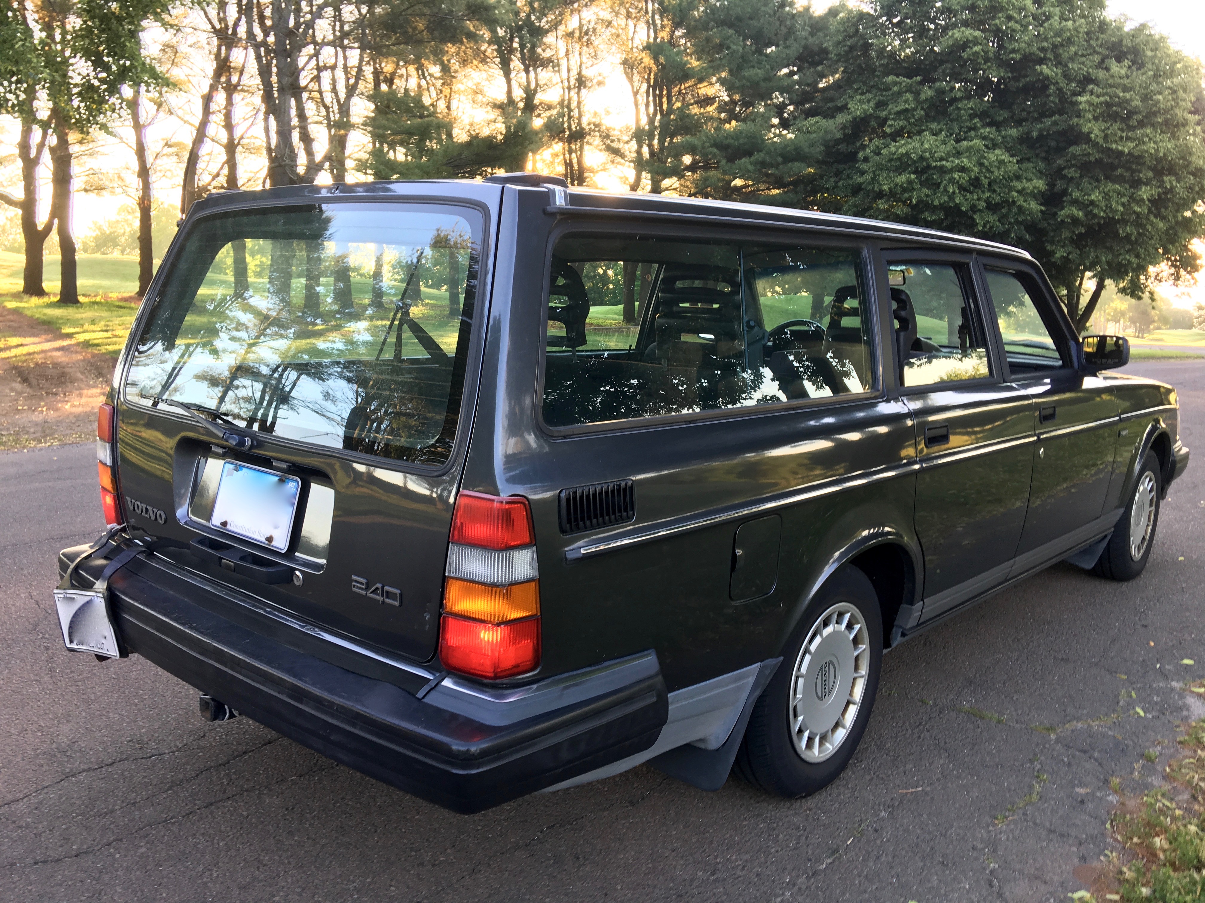 1993 Volvo 240 Wagon – 2.3L B230F Inline-Four, 4-Speed Automatic, Long-Term Original-Owner Car — photo 17